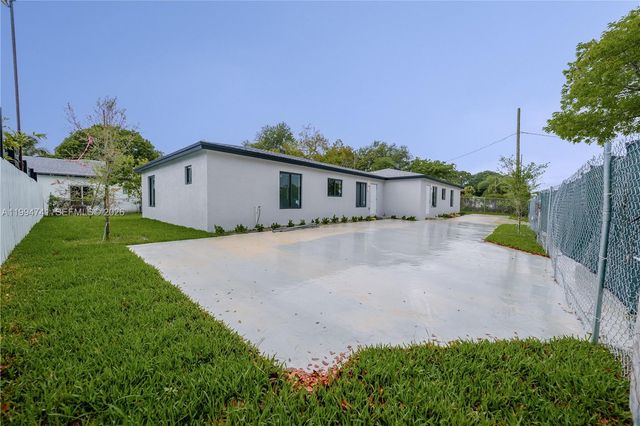 1112 NW 81st St, Miami, FL 33150