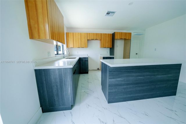 1112 NW 81st St, Miami, FL 33150