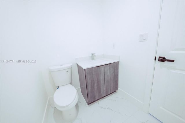 1112 NW 81st St, Miami, FL 33150