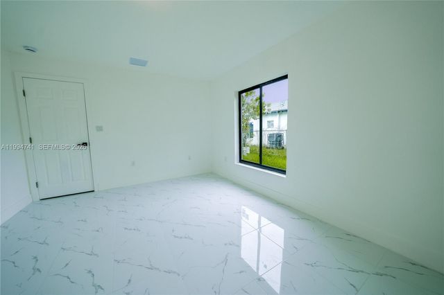 1112 NW 81st St, Miami, FL 33150