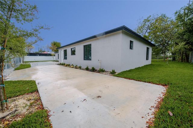 1112 NW 81st St, Miami, FL 33150