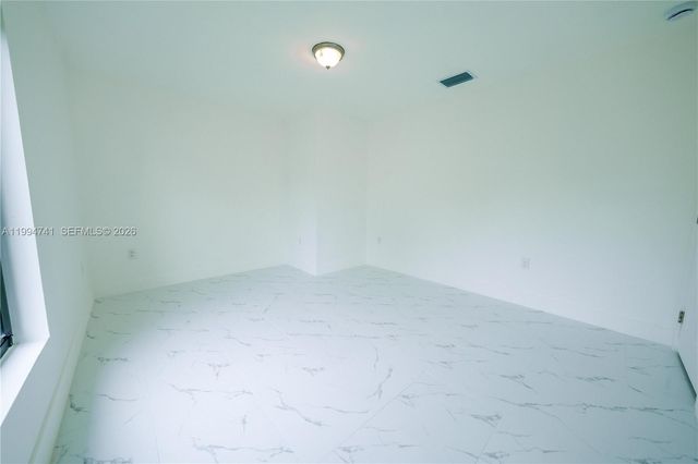 1112 NW 81st St, Miami, FL 33150