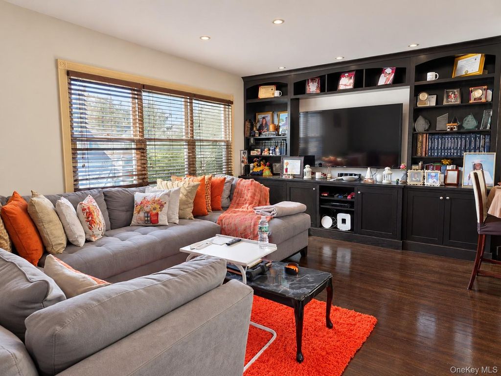 2334 Oceancrest Boulevard, Far Rockaway, NY 11691 — photo 4