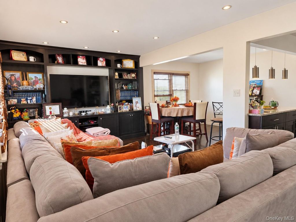 2334 Oceancrest Boulevard, Far Rockaway, NY 11691 — photo 5