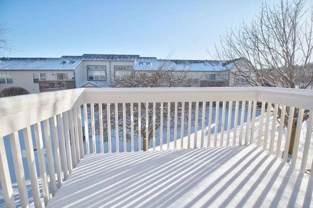 2427 Sheehan Circle 202, Naperville, IL 60564