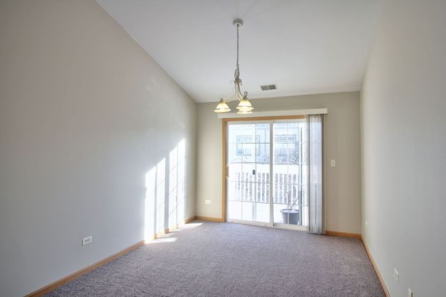 2427 Sheehan Circle 202, Naperville, IL 60564