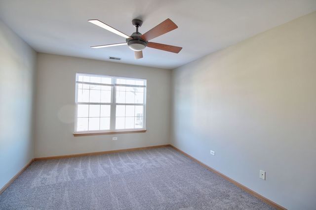 2427 Sheehan Circle 202, Naperville, IL 60564