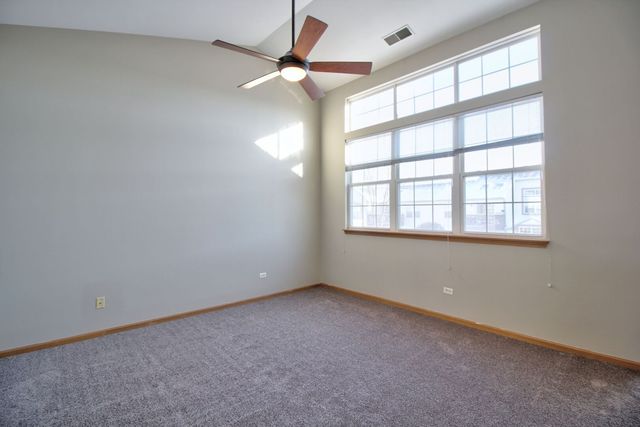 2427 Sheehan Circle 202, Naperville, IL 60564