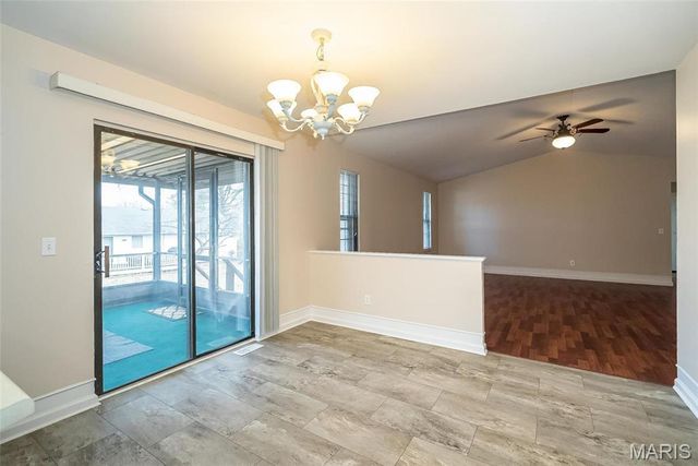 2018 Creekpoint Drive, St Peters, MO 63376