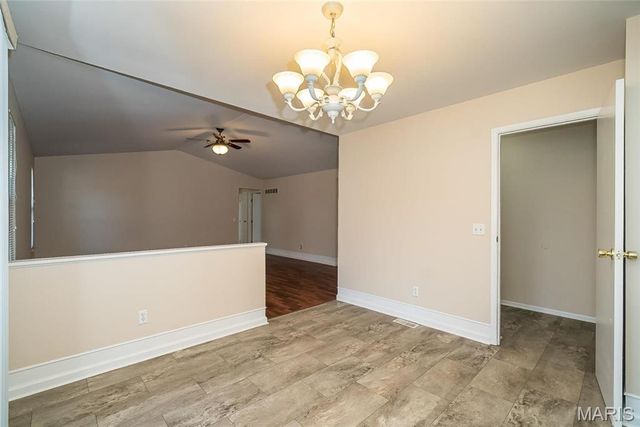 2018 Creekpoint Drive, St Peters, MO 63376