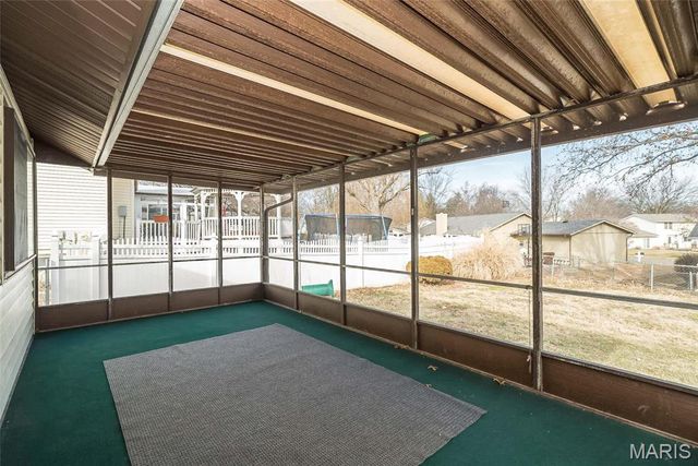 2018 Creekpoint Drive, St Peters, MO 63376