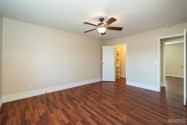 2018 Creekpoint Drive, St Peters, MO 63376