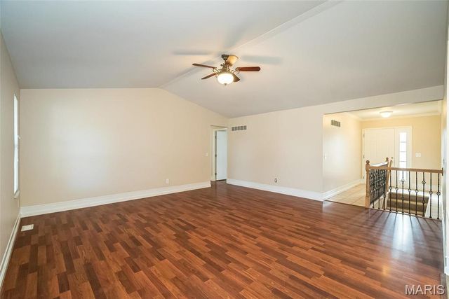 2018 Creekpoint Drive, St Peters, MO 63376