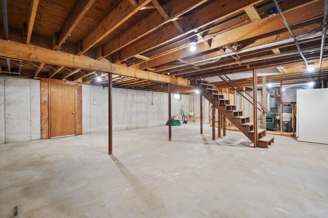 247 Fremont St, Taunton, MA 02780