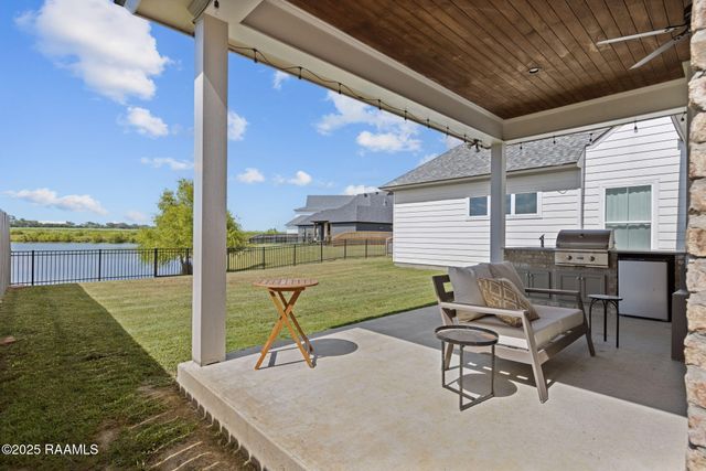211 Big Lake Run, Youngsville, LA 70592