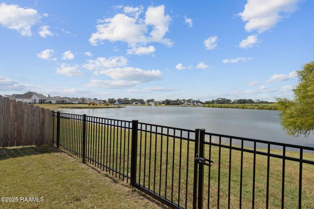 211 Big Lake Run, Youngsville, LA 70592