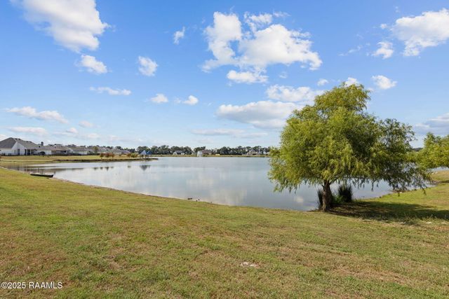 211 Big Lake Run, Youngsville, LA 70592