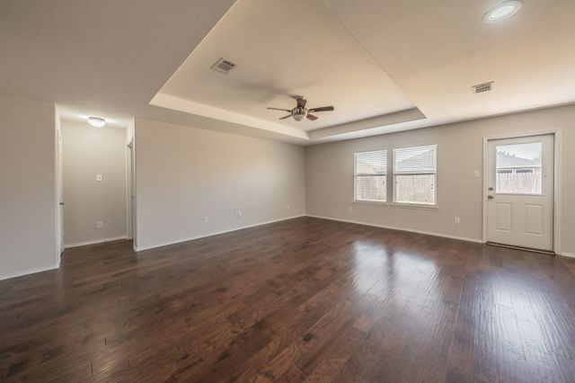 7525 Berrenda Drive, Fort Worth, TX 76131