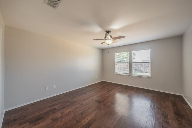 7525 Berrenda Drive, Fort Worth, TX 76131
