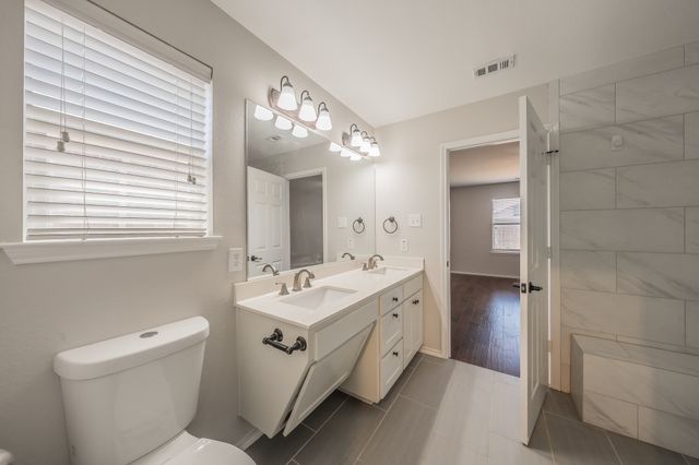7525 Berrenda Drive, Fort Worth, TX 76131