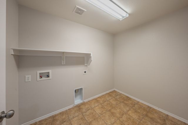 7525 Berrenda Drive, Fort Worth, TX 76131