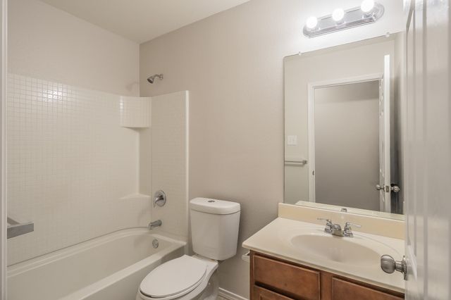 7525 Berrenda Drive, Fort Worth, TX 76131