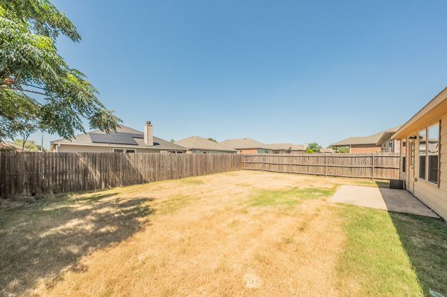 7525 Berrenda Drive, Fort Worth, TX 76131