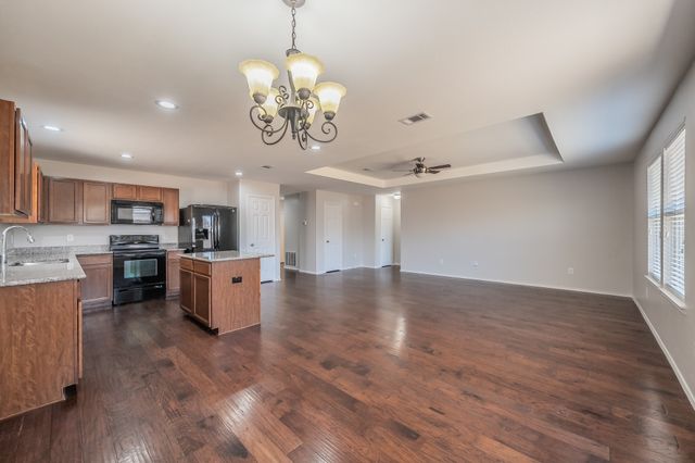 7525 Berrenda Drive, Fort Worth, TX 76131