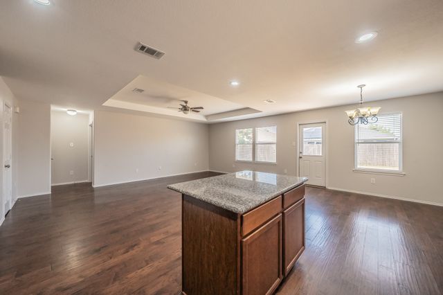 7525 Berrenda Drive, Fort Worth, TX 76131