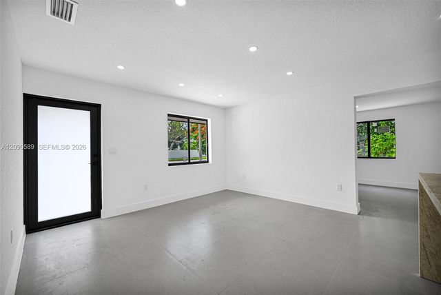 19301 NW 52nd Avenue, Miami Gardens, FL 33055