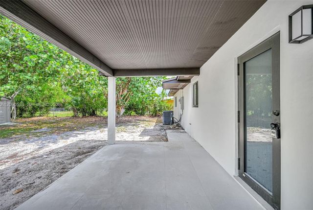 19301 NW 52nd Avenue, Miami Gardens, FL 33055