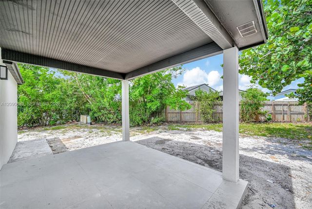 19301 NW 52nd Avenue, Miami Gardens, FL 33055