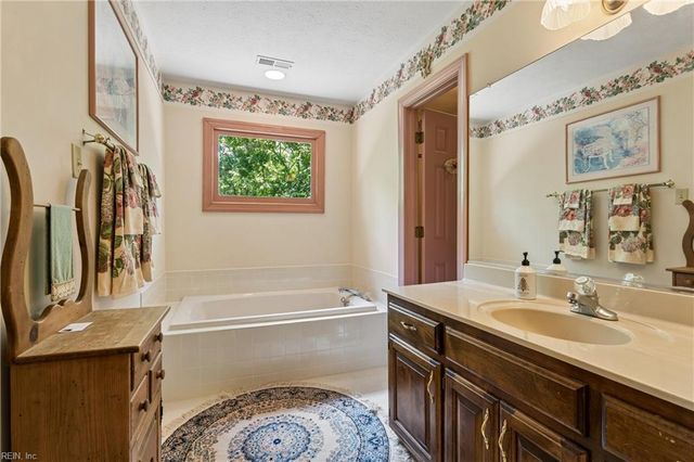 2305 W Island RD, Williamsburg, VA 23185