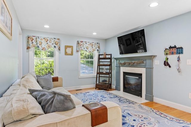 3 Sydney Lane, Westford, MA 01886