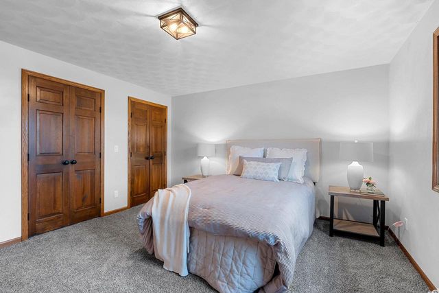 1236 MEADOWVIEW DRIVE, Menasha, WI 54952