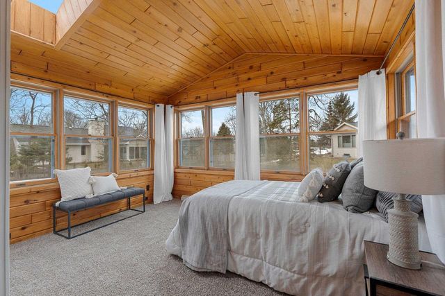 1236 MEADOWVIEW DRIVE, Menasha, WI 54952