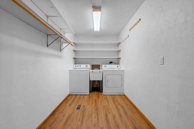 1236 MEADOWVIEW DRIVE, Menasha, WI 54952