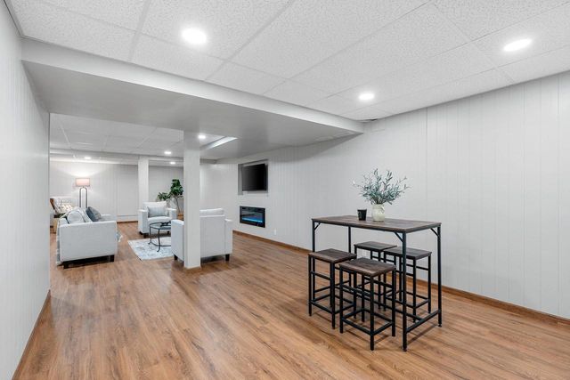 1236 MEADOWVIEW DRIVE, Menasha, WI 54952