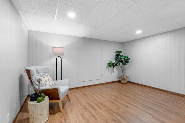 1236 MEADOWVIEW DRIVE, Menasha, WI 54952