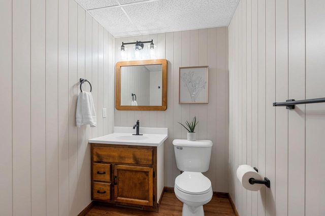 1236 MEADOWVIEW DRIVE, Menasha, WI 54952