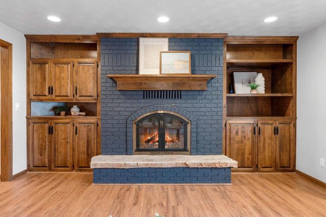 1236 MEADOWVIEW DRIVE, Menasha, WI 54952