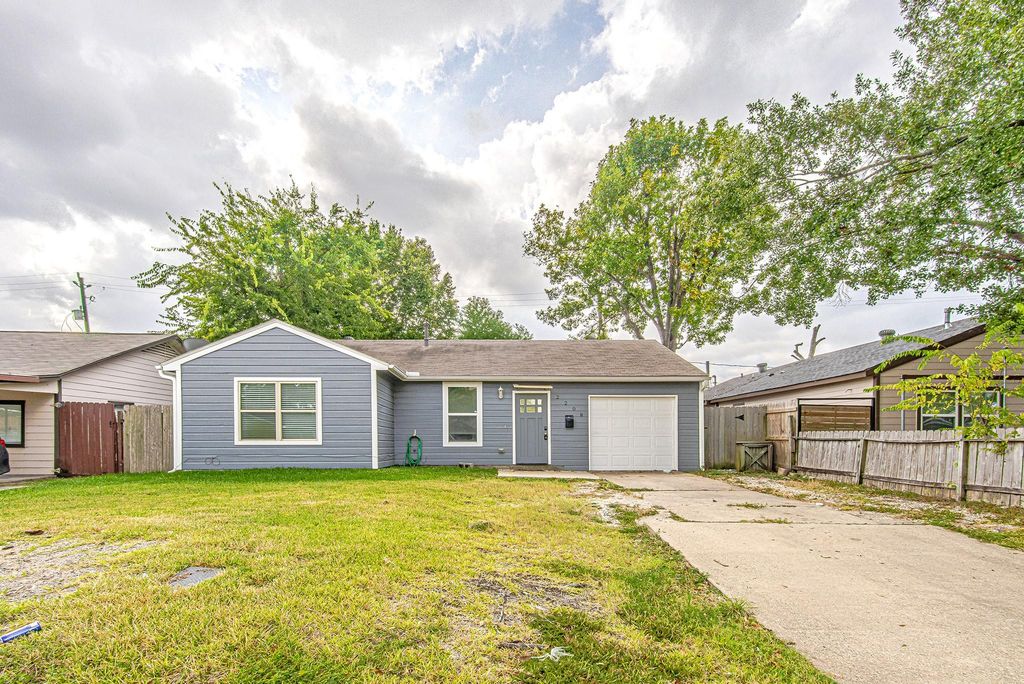 2208 Camille Street, Pasadena, TX 77506