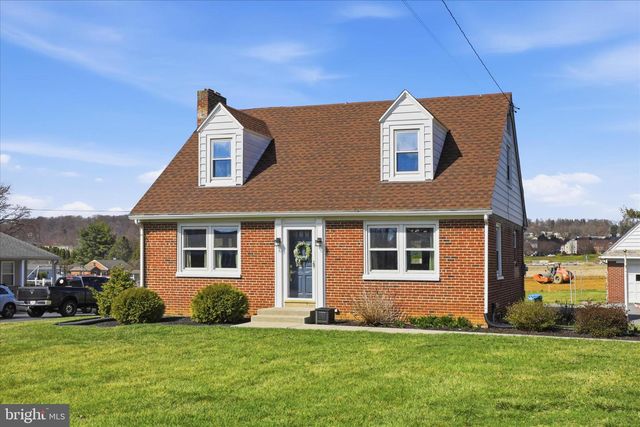 477 W MAIN ST, Mountville, PA 17554