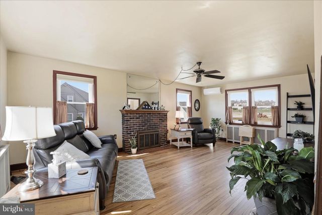 477 W MAIN ST, Mountville, PA 17554