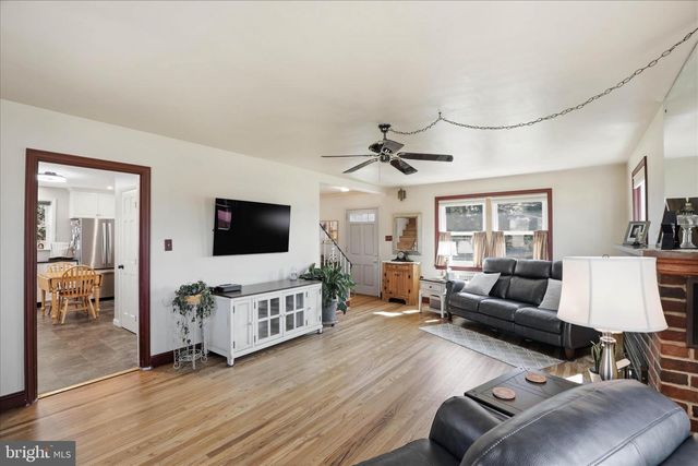 477 W MAIN ST, Mountville, PA 17554