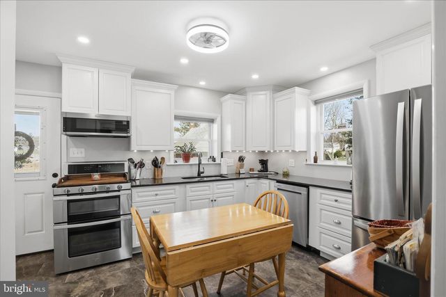 477 W MAIN ST, Mountville, PA 17554