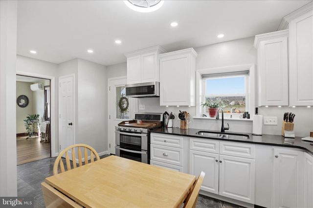 477 W MAIN ST, Mountville, PA 17554