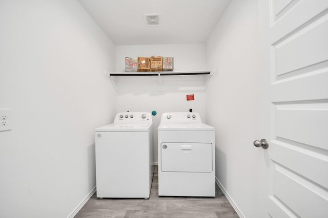 1310 Bison View Lane, Sealy, TX 77474