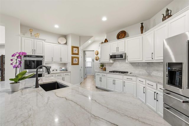 15200 Spillman Ranch LOOP, Austin, TX 78738