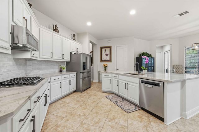 15200 Spillman Ranch LOOP, Austin, TX 78738